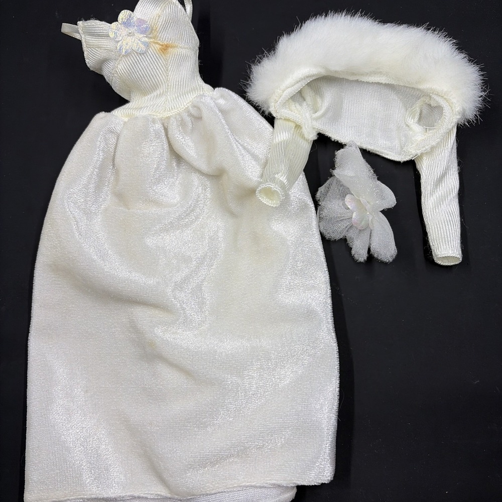 Barbie 1997 Fashion  Avenue 17621 Wedding   Bridal‎ Gown Shrug Corsage B13